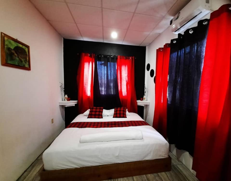 Saint Charles Inn, Belize Central America Пунта Горда Екстериор снимка