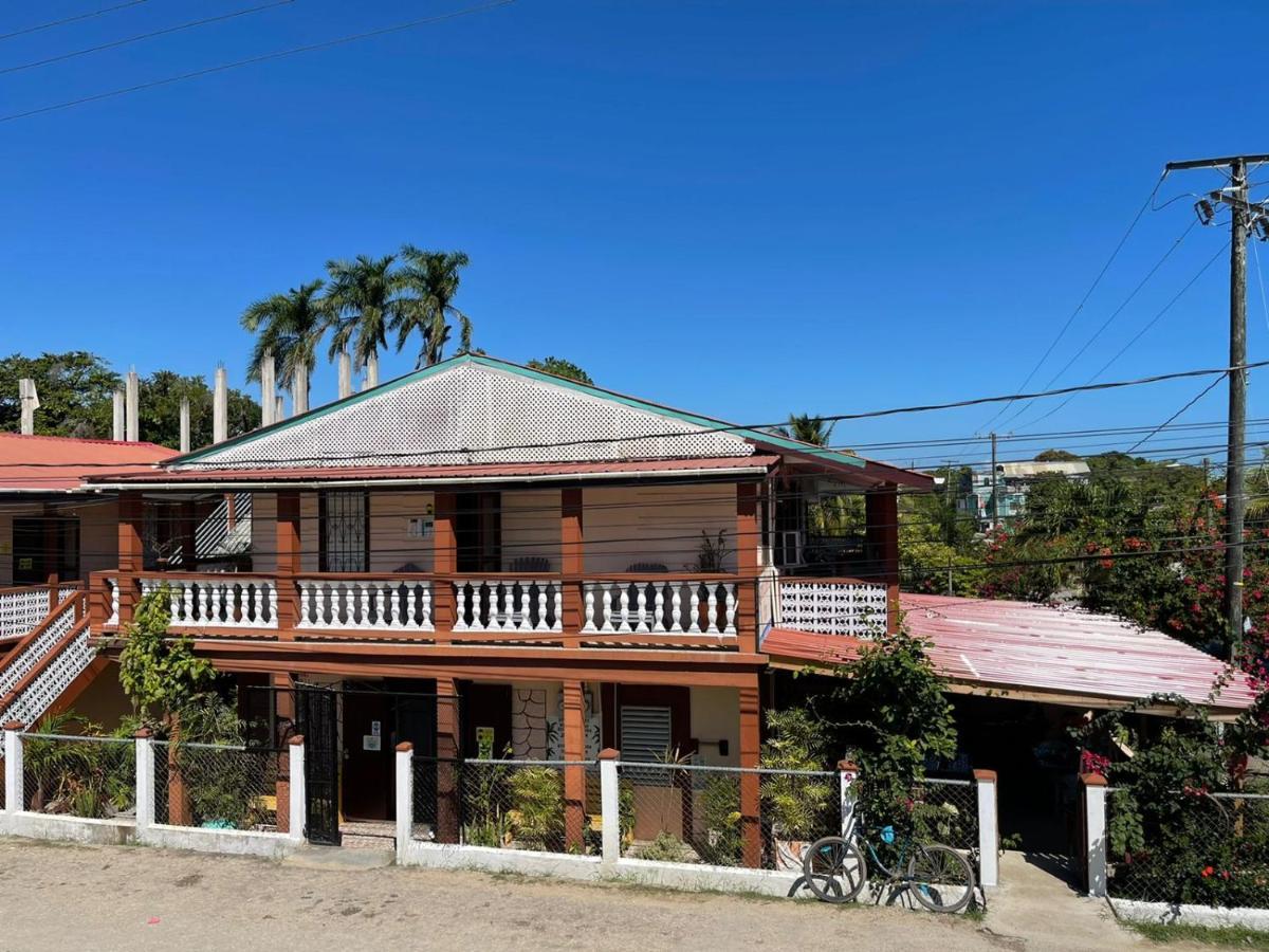 Saint Charles Inn, Belize Central America Пунта Горда Екстериор снимка