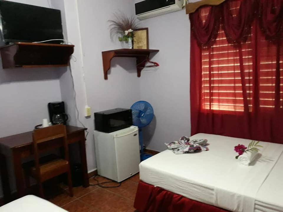Saint Charles Inn, Belize Central America Пунта Горда Екстериор снимка